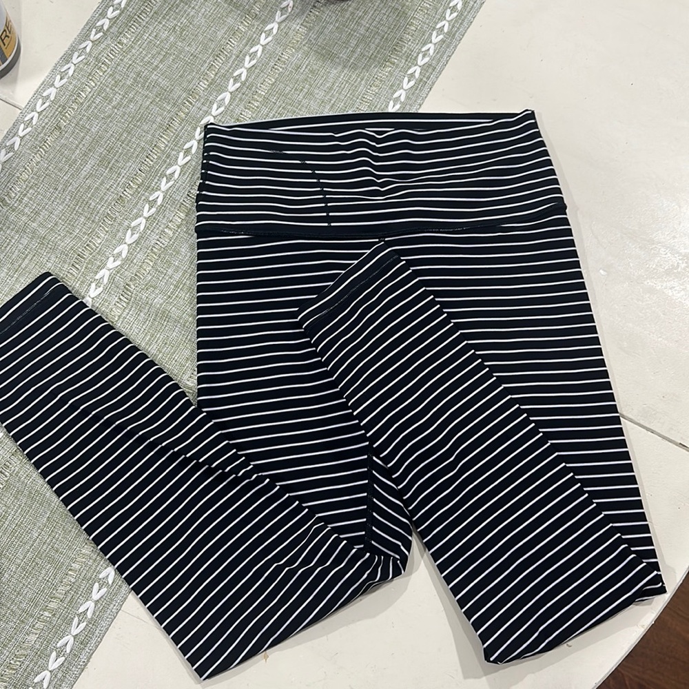 Lululemon Wunder Under leggings
